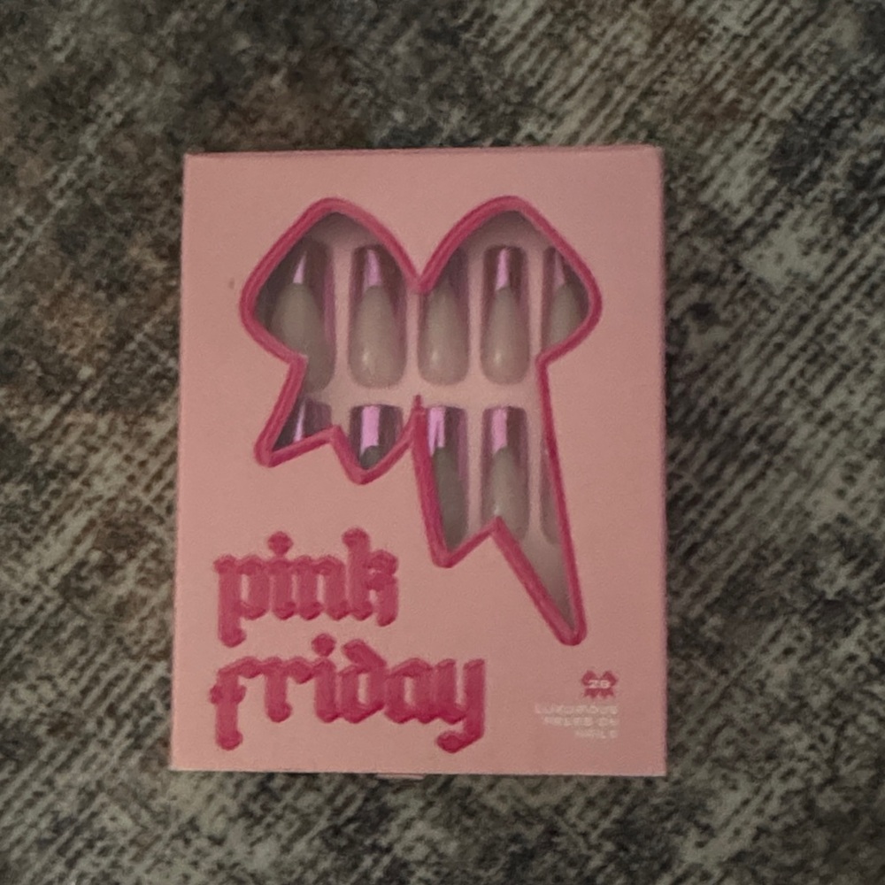NICKI MINAJ  Pink Friday Nail Set - Pink